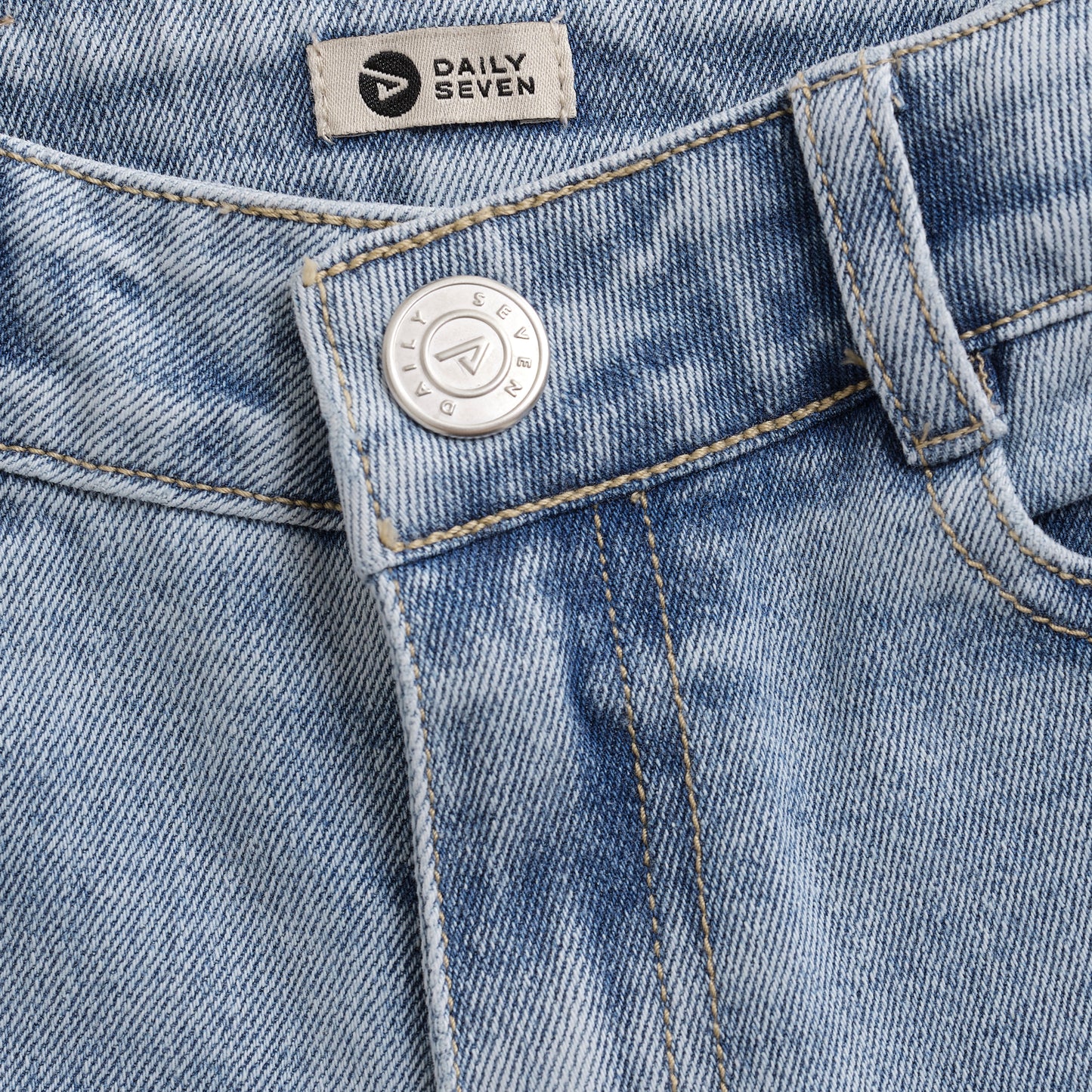 Daily 7 - Relaxed fit jeans