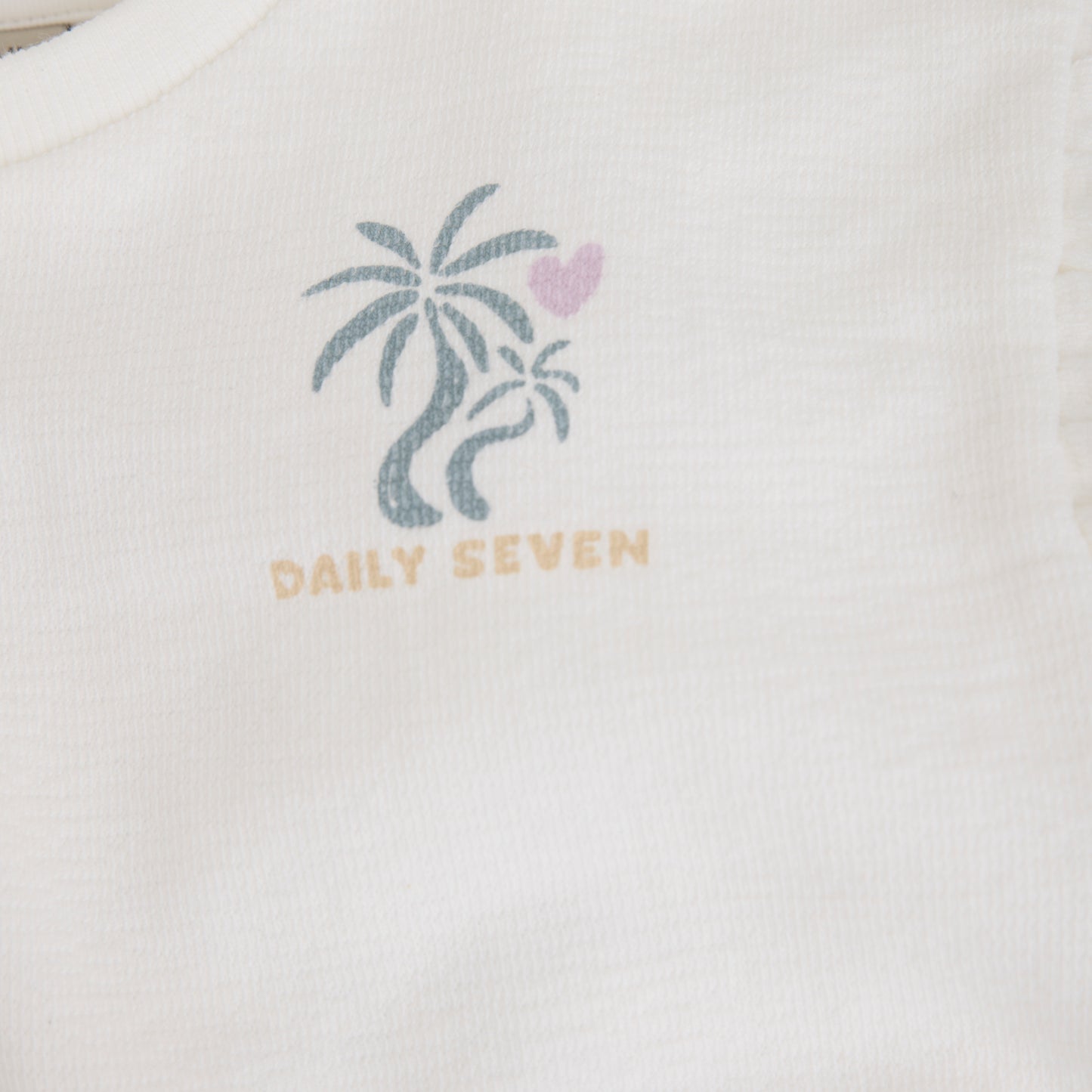 Daily 7 - T-shirt