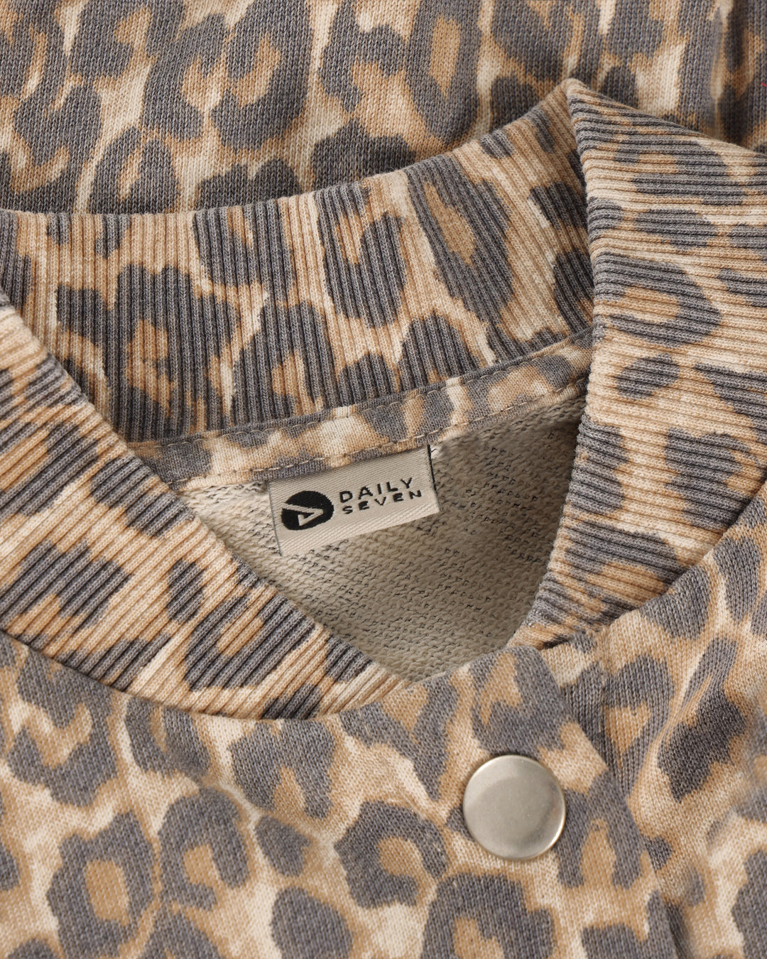 Daily 7 - Jacket leopard