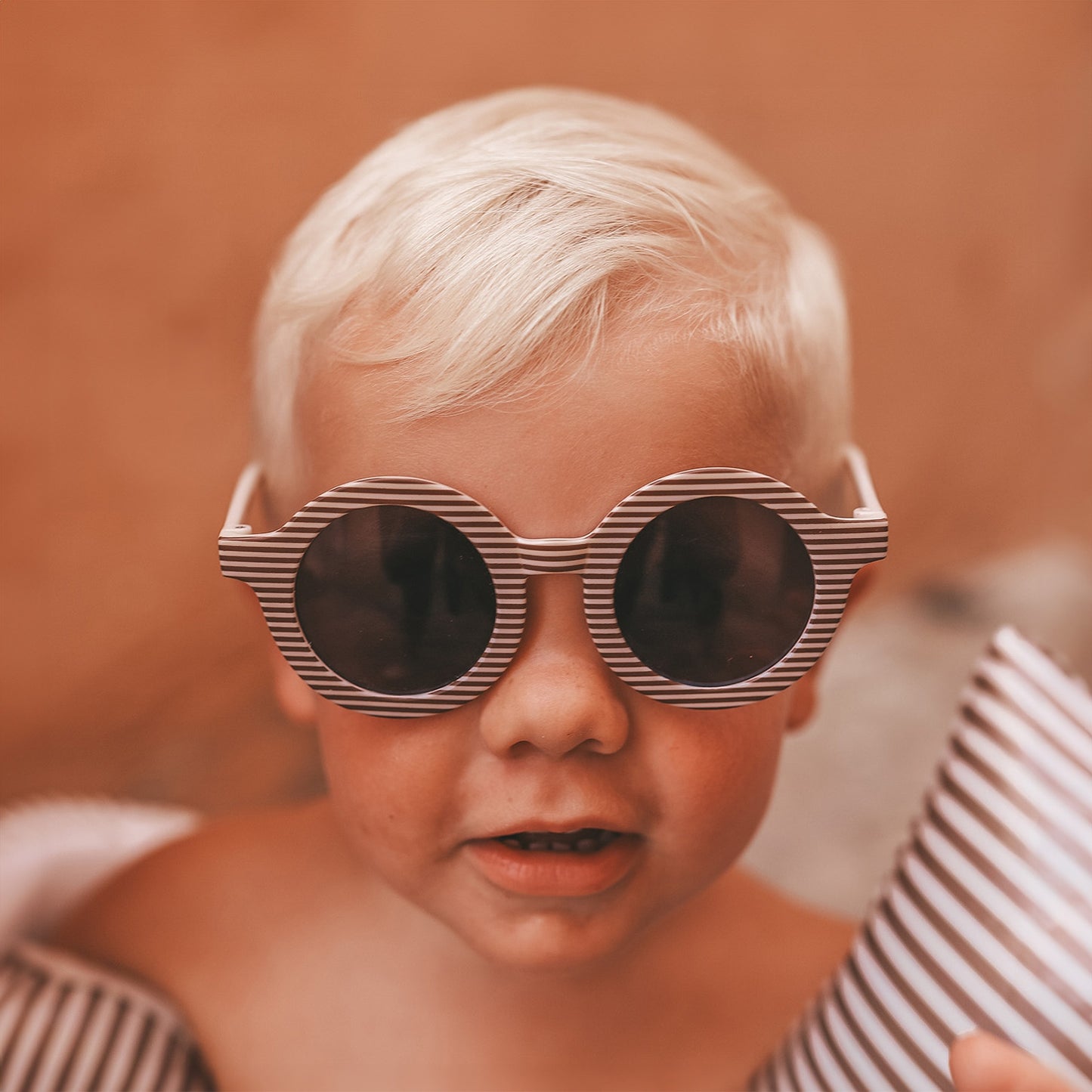 Salted Stories - Streep zonnebril