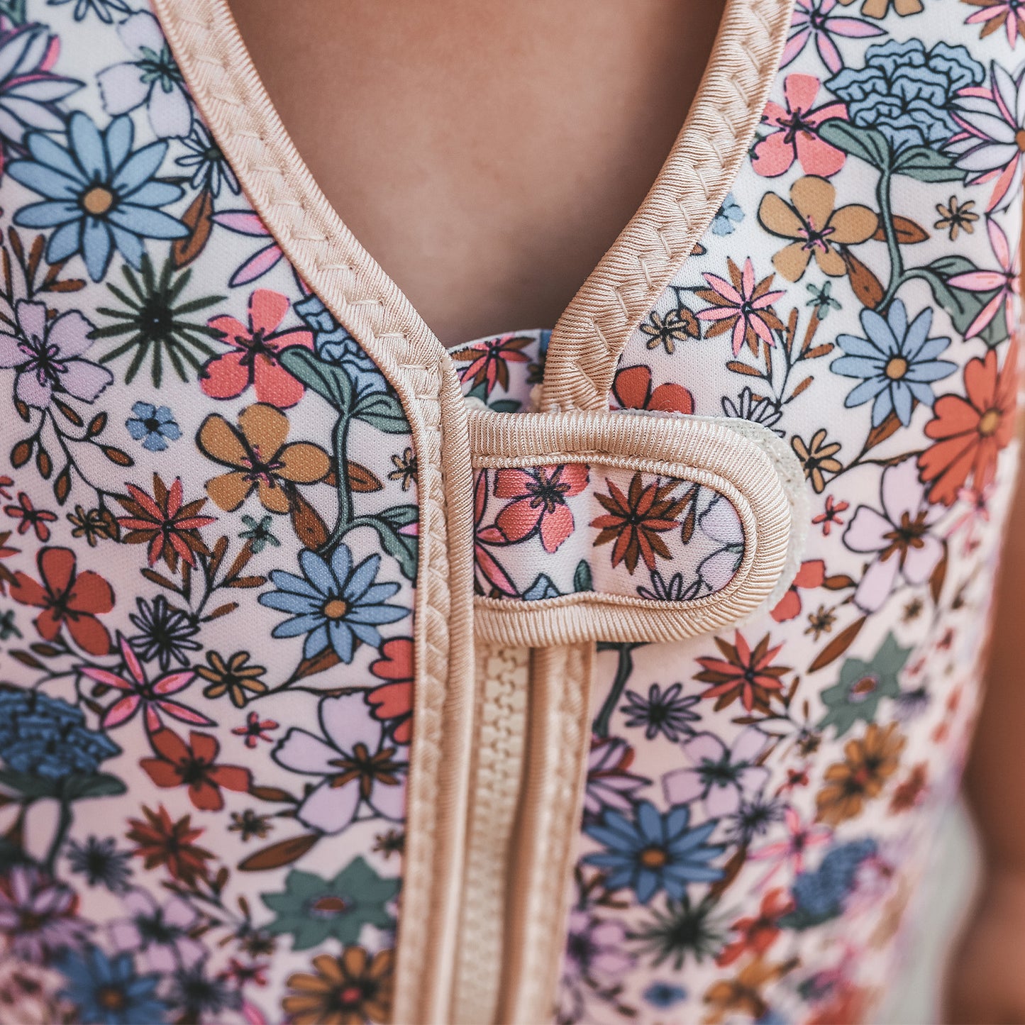 Salted Stories - Sparkly fleurs floating vest