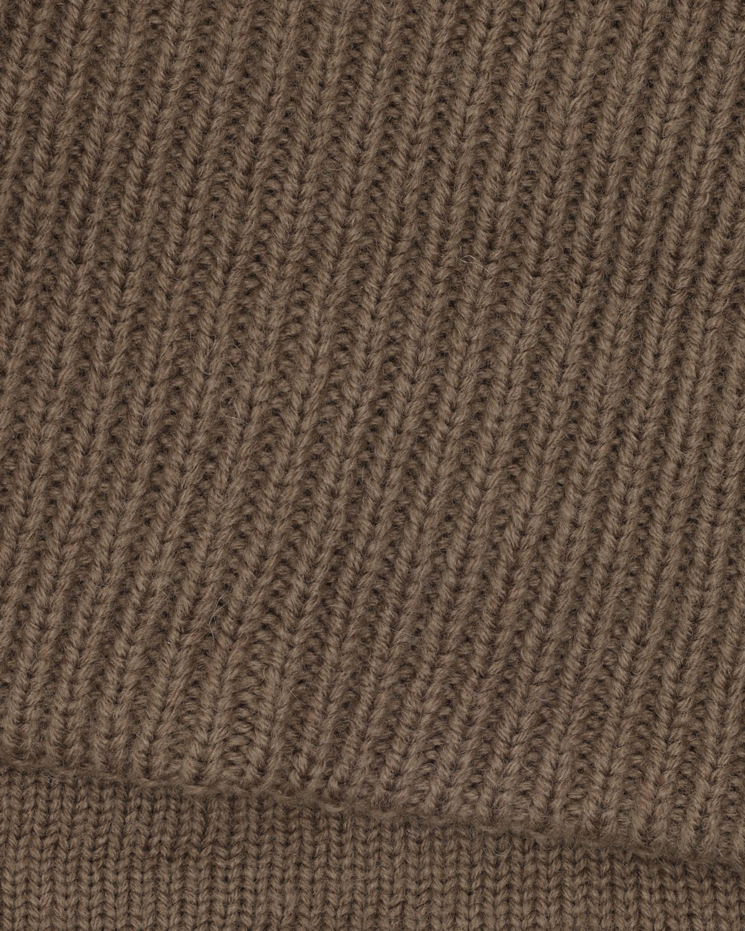 En Fant - Neckwarmer pine bark - Levering September