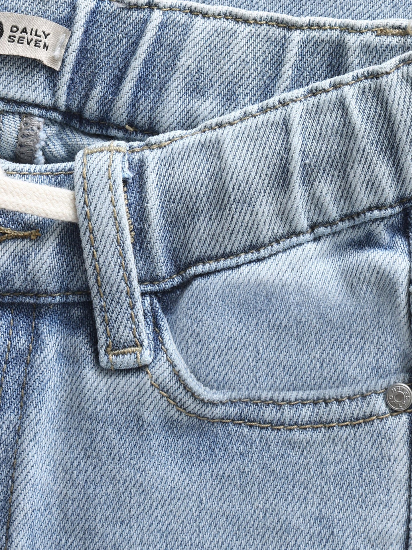 Daily 7 - Straight fit denim