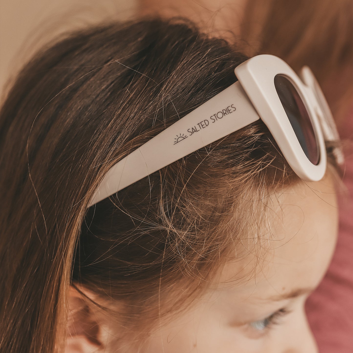 Salted Stories - Solid cat eye sunglasses